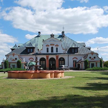 Palac W Czyzowie Szlacheckim Czyzow Szlachecki Exterior foto
