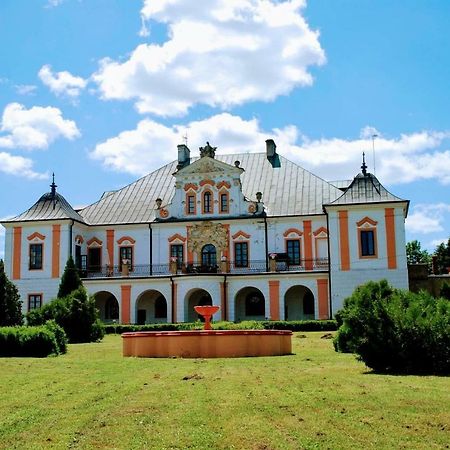 Palac W Czyzowie Szlacheckim Czyzow Szlachecki Exterior foto