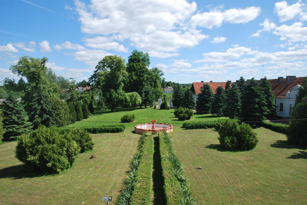 Palac W Czyzowie Szlacheckim Czyzow Szlachecki Exterior foto