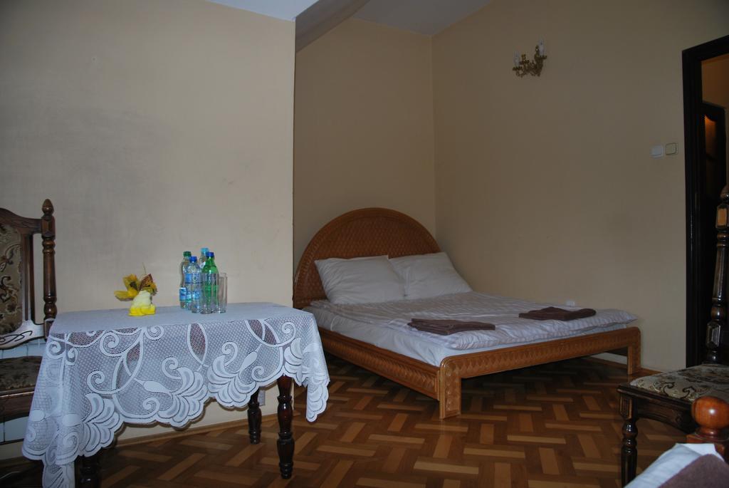Palac W Czyzowie Szlacheckim Czyzow Szlachecki Exterior foto